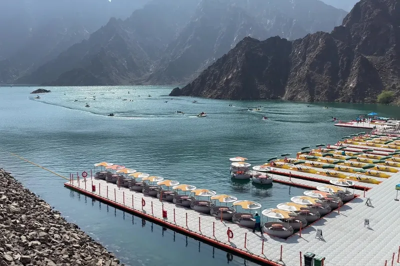 Вид на Hatta Dam — маршрут по знаковым местам Хатты.