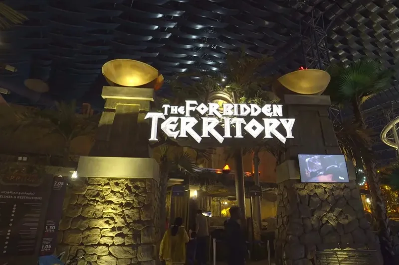 Тематическая зона The Forbidden Territory в крытом парке IMG Worlds of Adventure