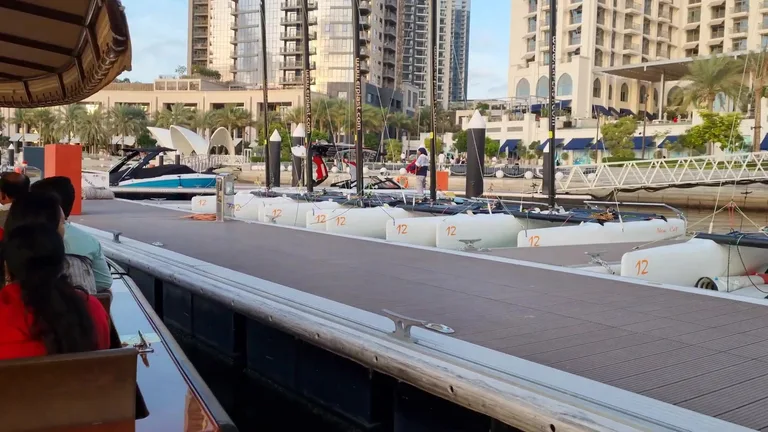 Вид на Ал Йаддаф Масине Усантпосу Туауион — маршрут по знаковым местам Дубая.