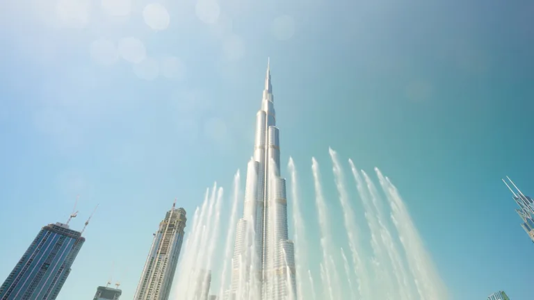 Вид на Бурдж-Халифа — маршрут по знаковым местам Дубая.